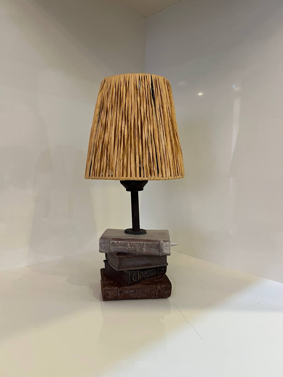 آباژور رومیزی رافیا مدل پایه کتابی